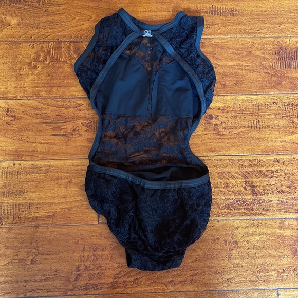 Custom Details Dancewear black lace leotard - Picture 2 of 9
